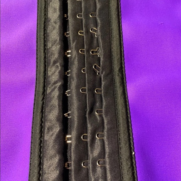 Kim Kardashian Waist Trainer - Picture 3 of 8